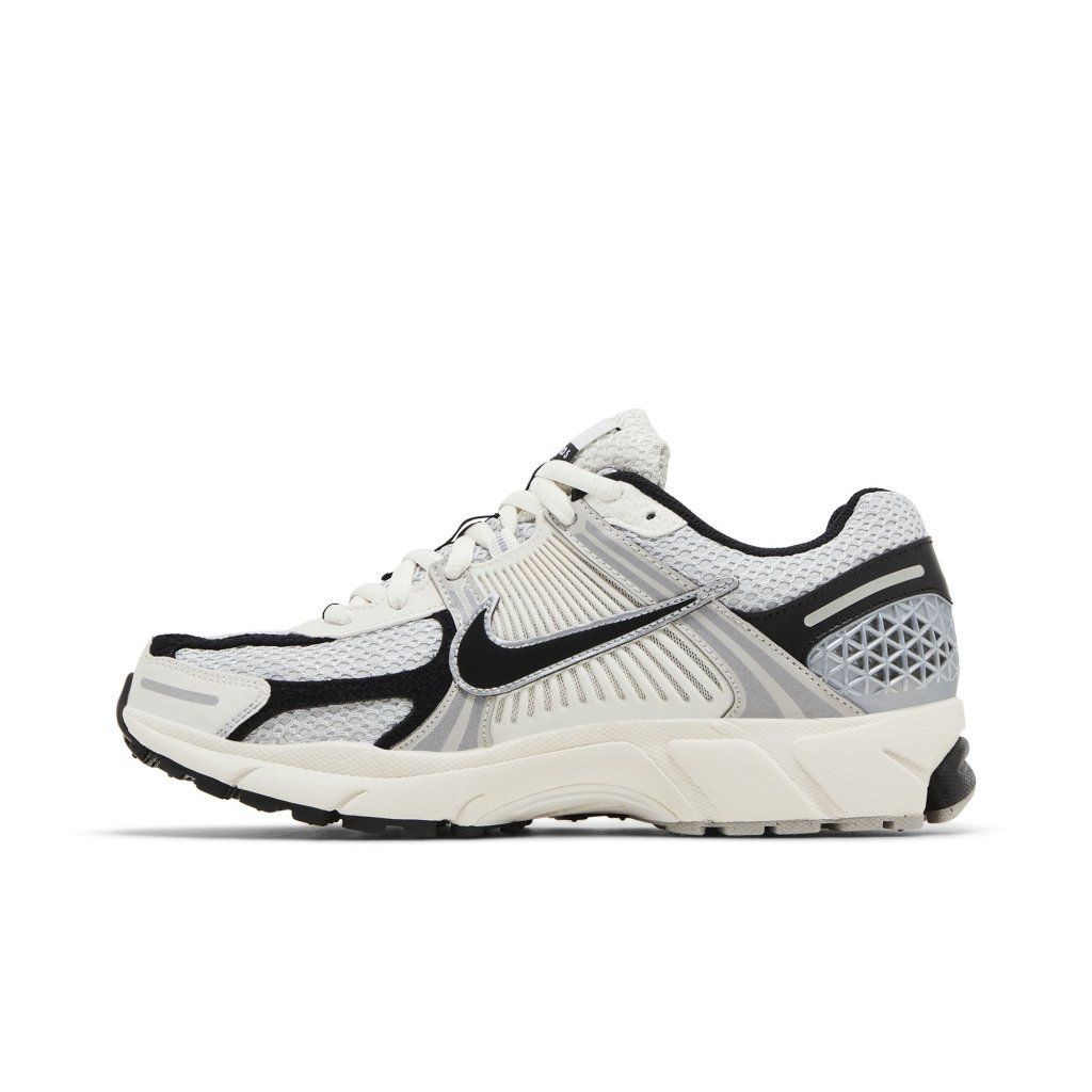 Nike Zoom Vomero 5 Photon Dust Black (W)