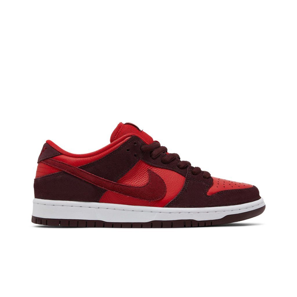 Nike SB Dunk Low Cherry