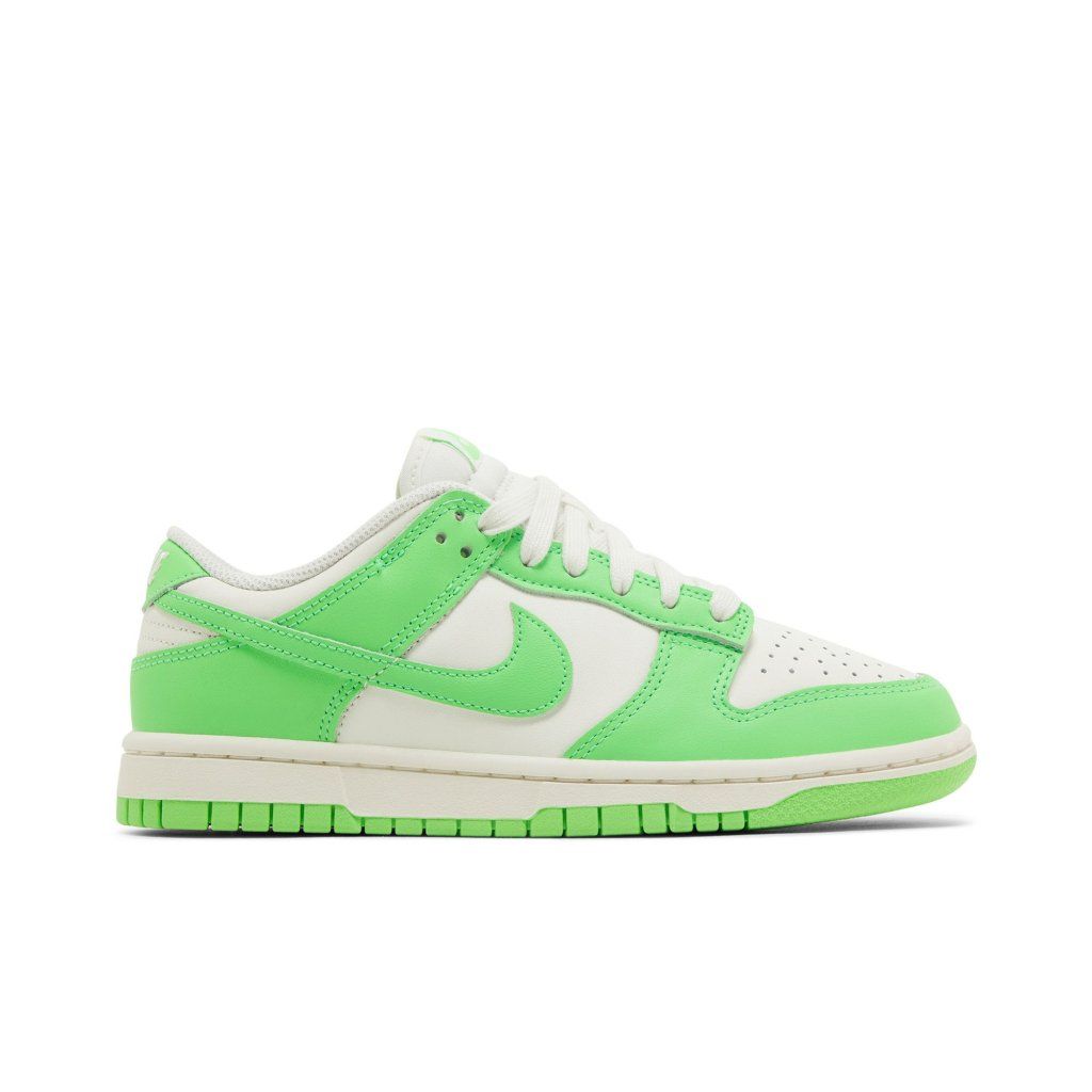 Nike Dunk Low Green Strike (W)