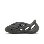 adidas Yeezy Foam RNR Carbon pantofle