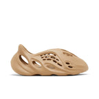 adidas Yeezy Foam RNR Clay Taupe boty
