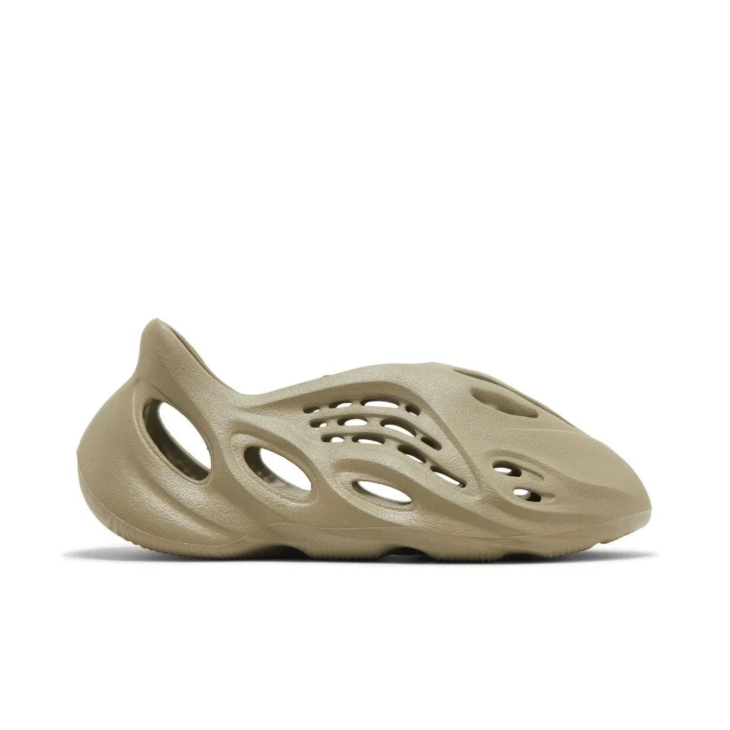 adidas Yeezy Foam RNR Stone Salt boty