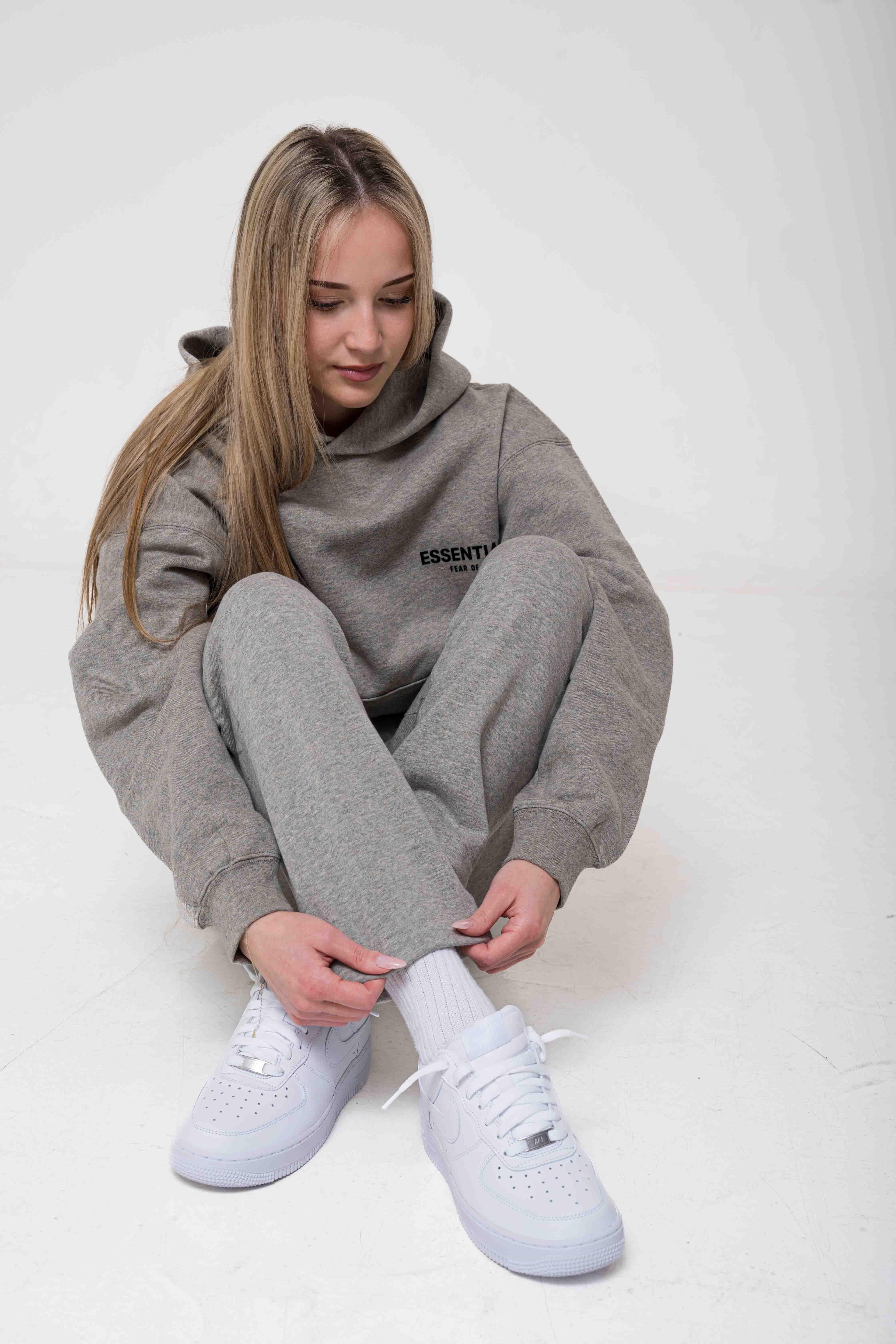 Fear of God Essentials Relaxed Sweatpants Dark Oatmeal outfit