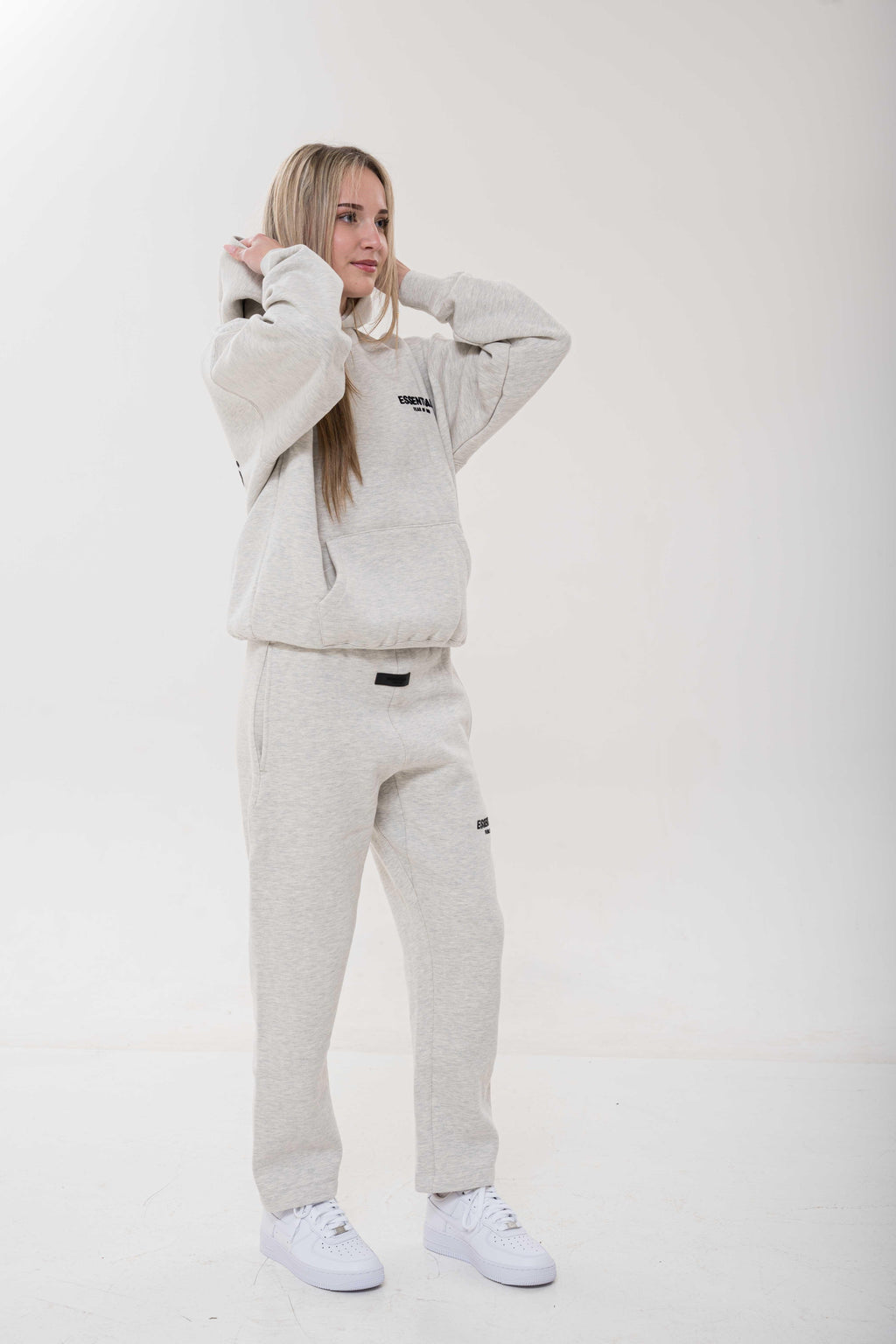 Fear of God Essentials Relaxed Sweatpants Light Oatmeal outfit