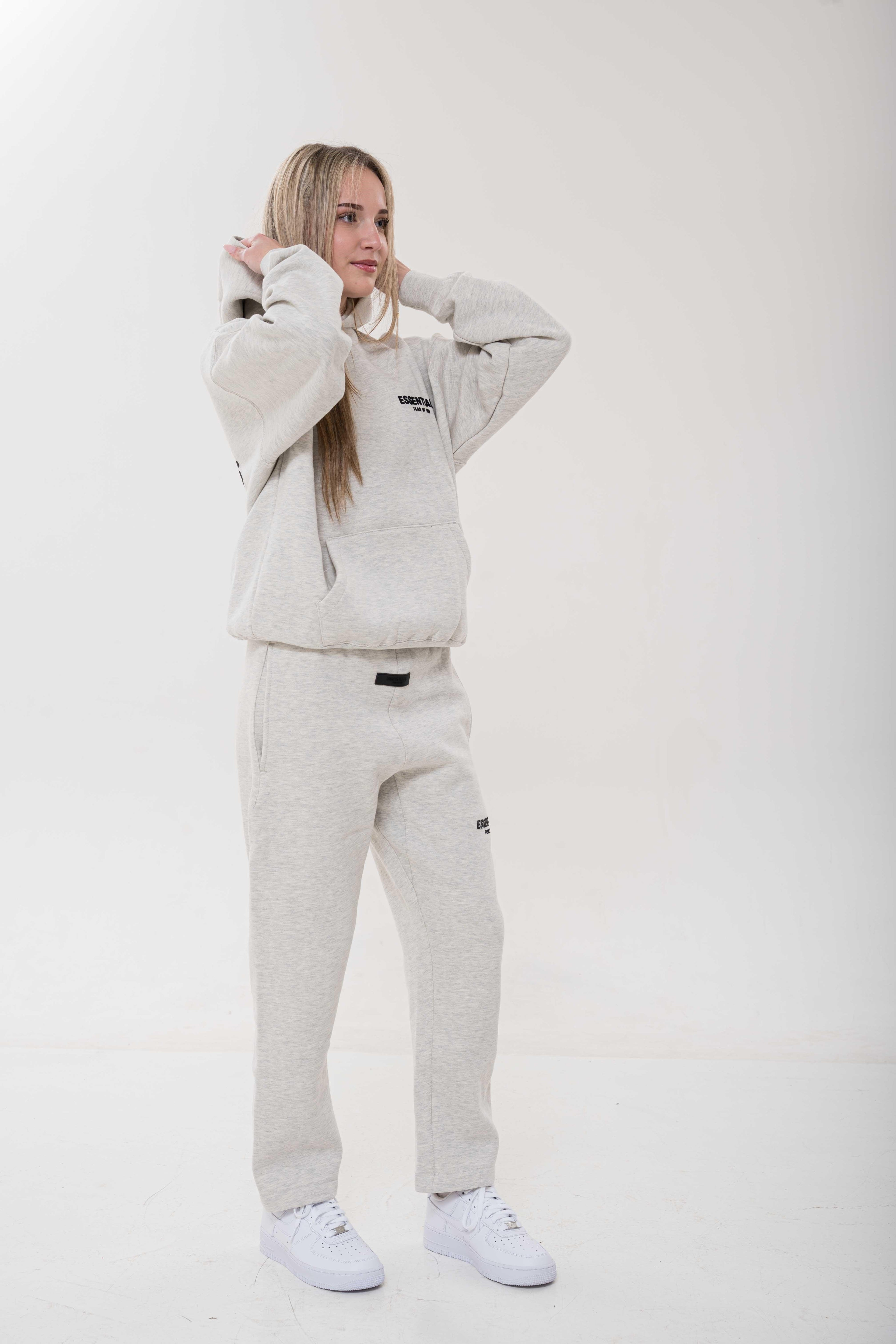 Fear of God Essentials Relaxed Sweatpants Light Oatmeal outfit