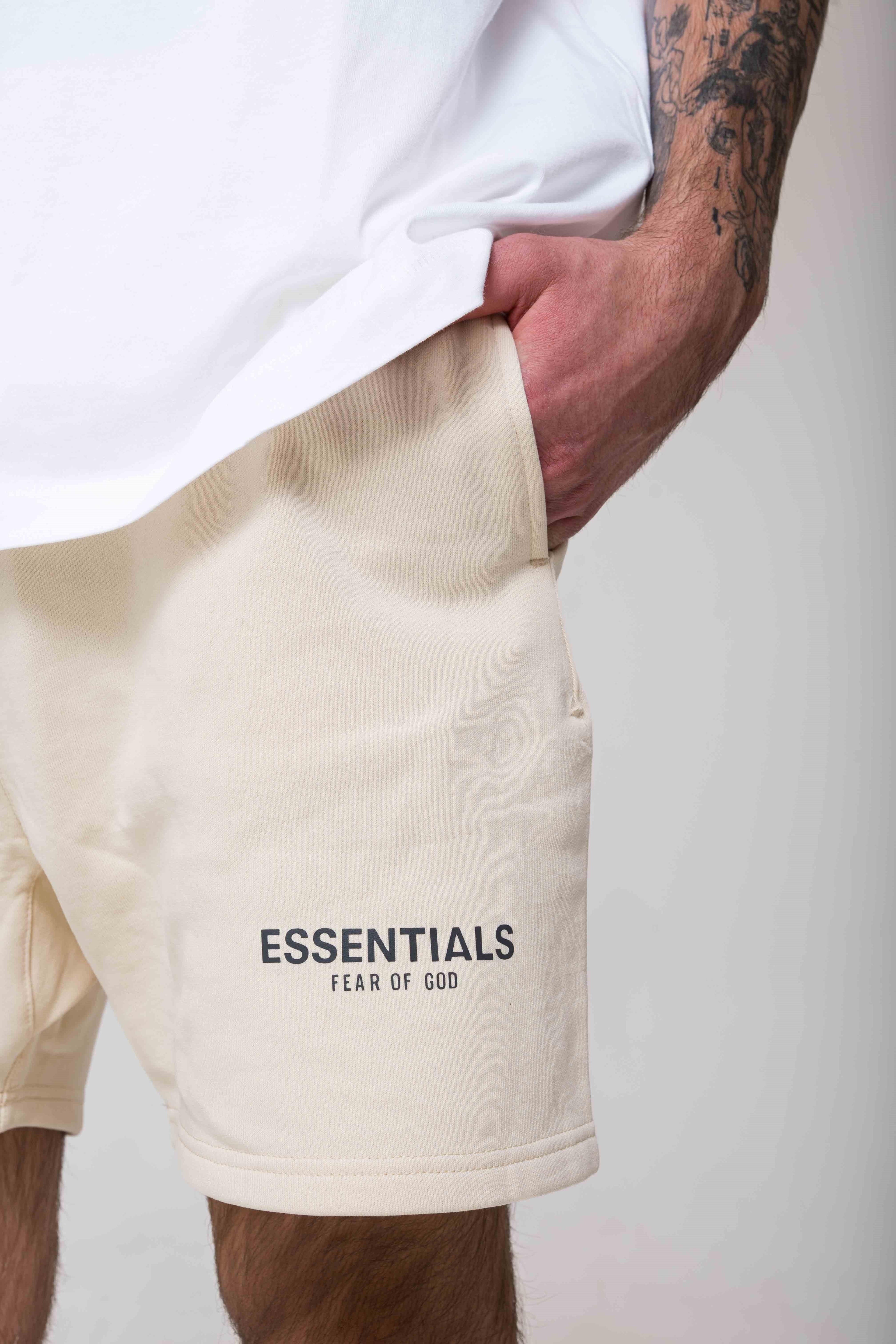 Fear of God Essentials Shorts Buttercream logo detail