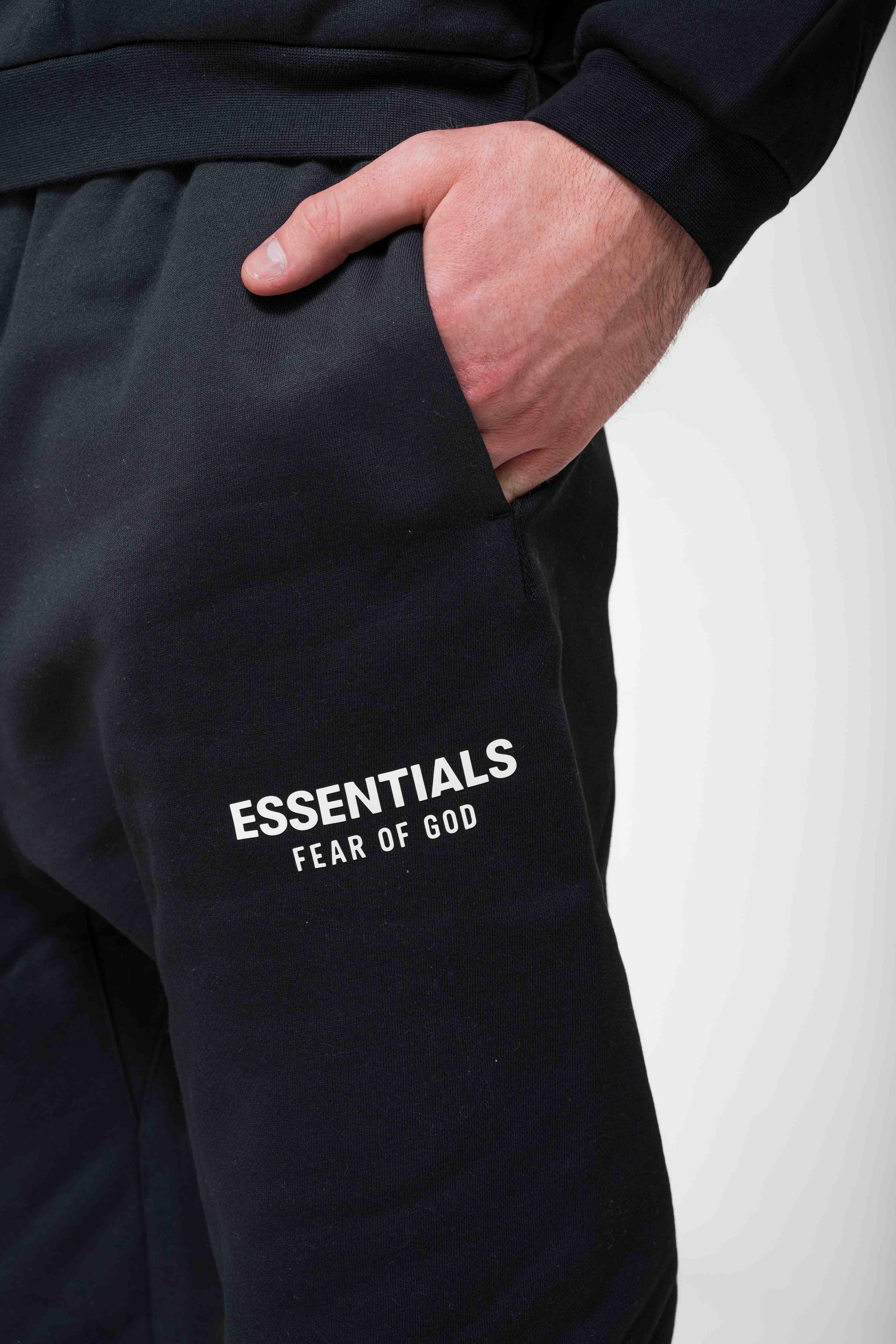 Fear of God Essentials Sweatpants Black logo detail