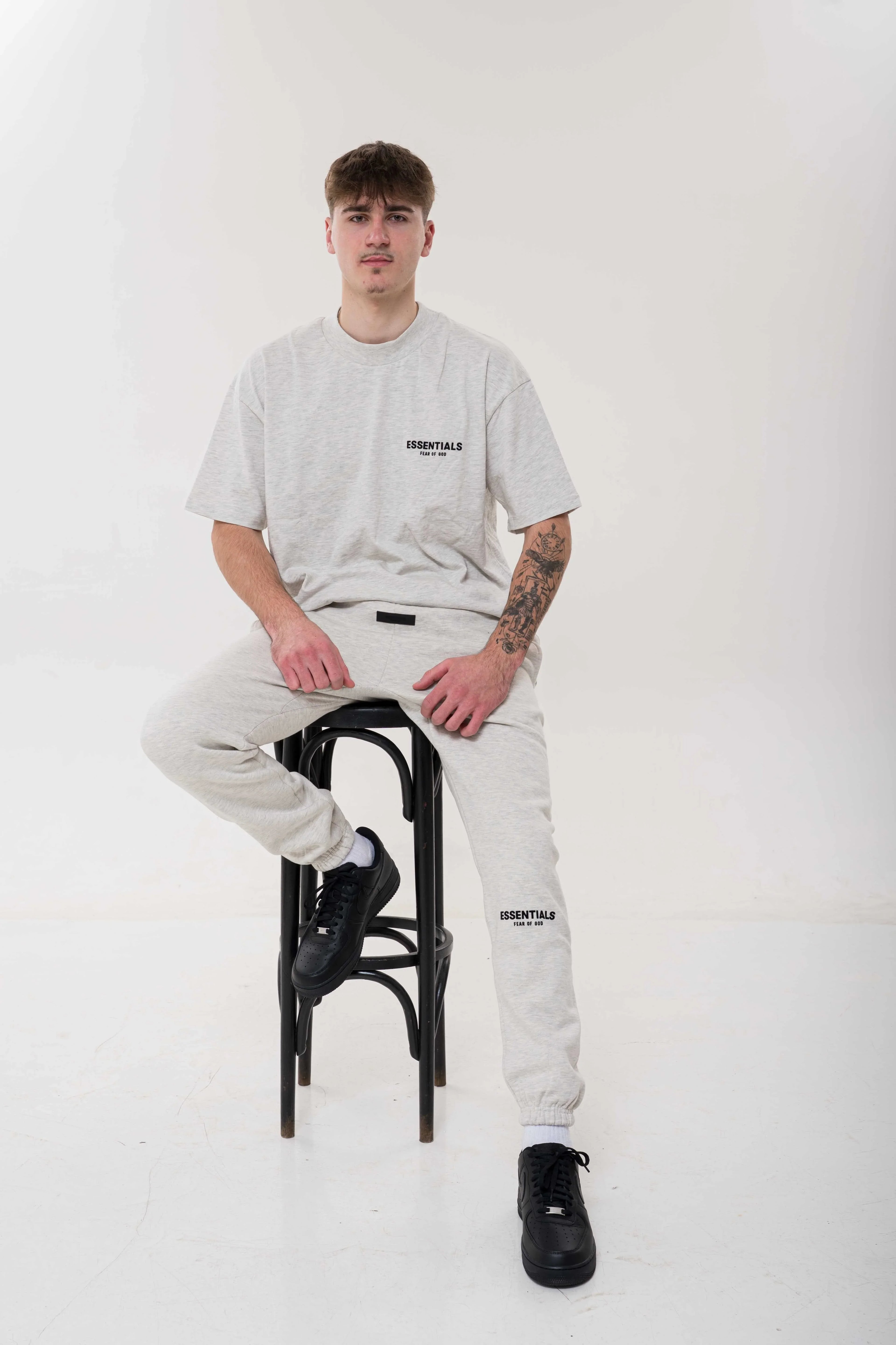 Fear of God Essentials Sweatpants Light Oatmeal outfit