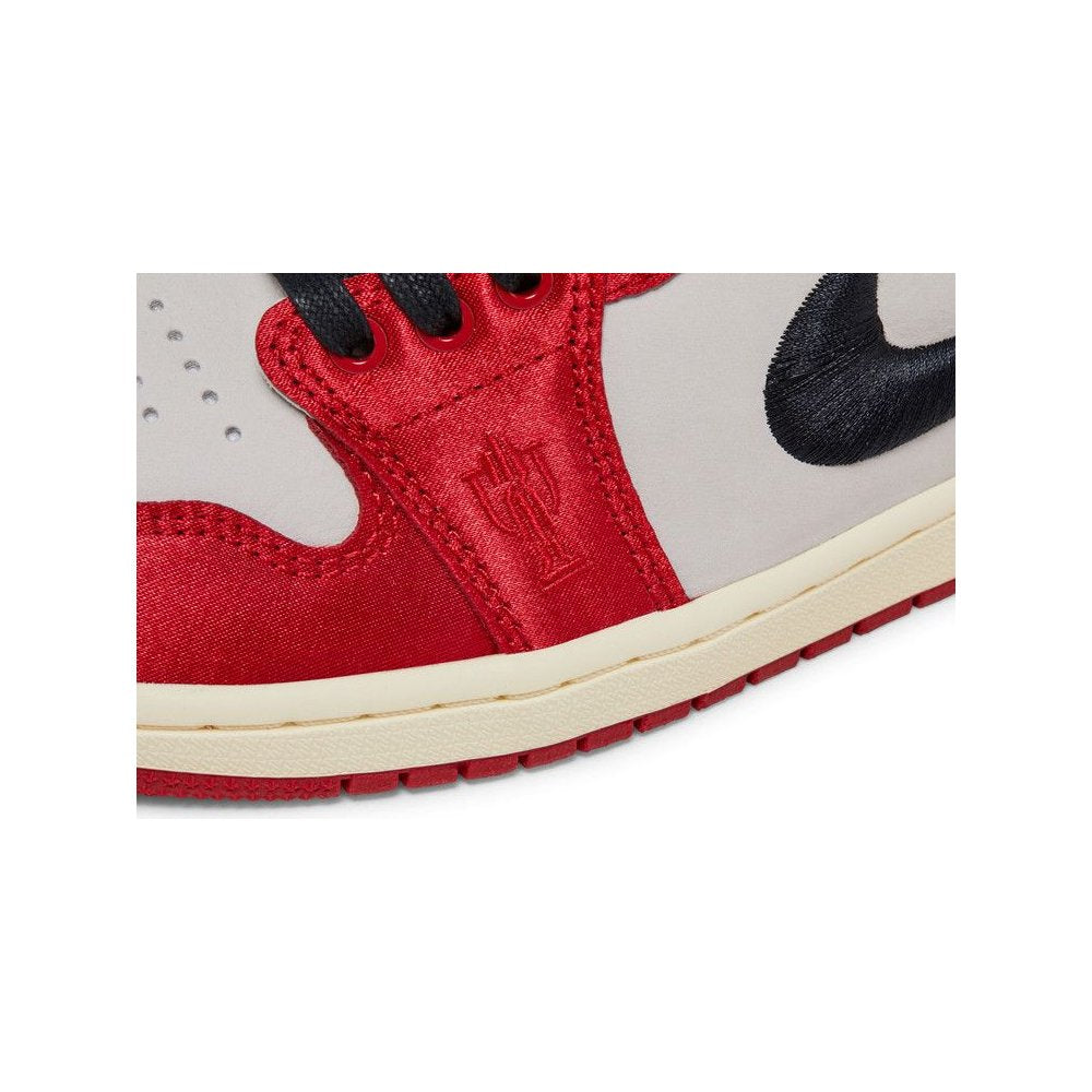 Trophy Room x Air Jordan 1 Retro Low OG SP 'Rookie Card - Away'