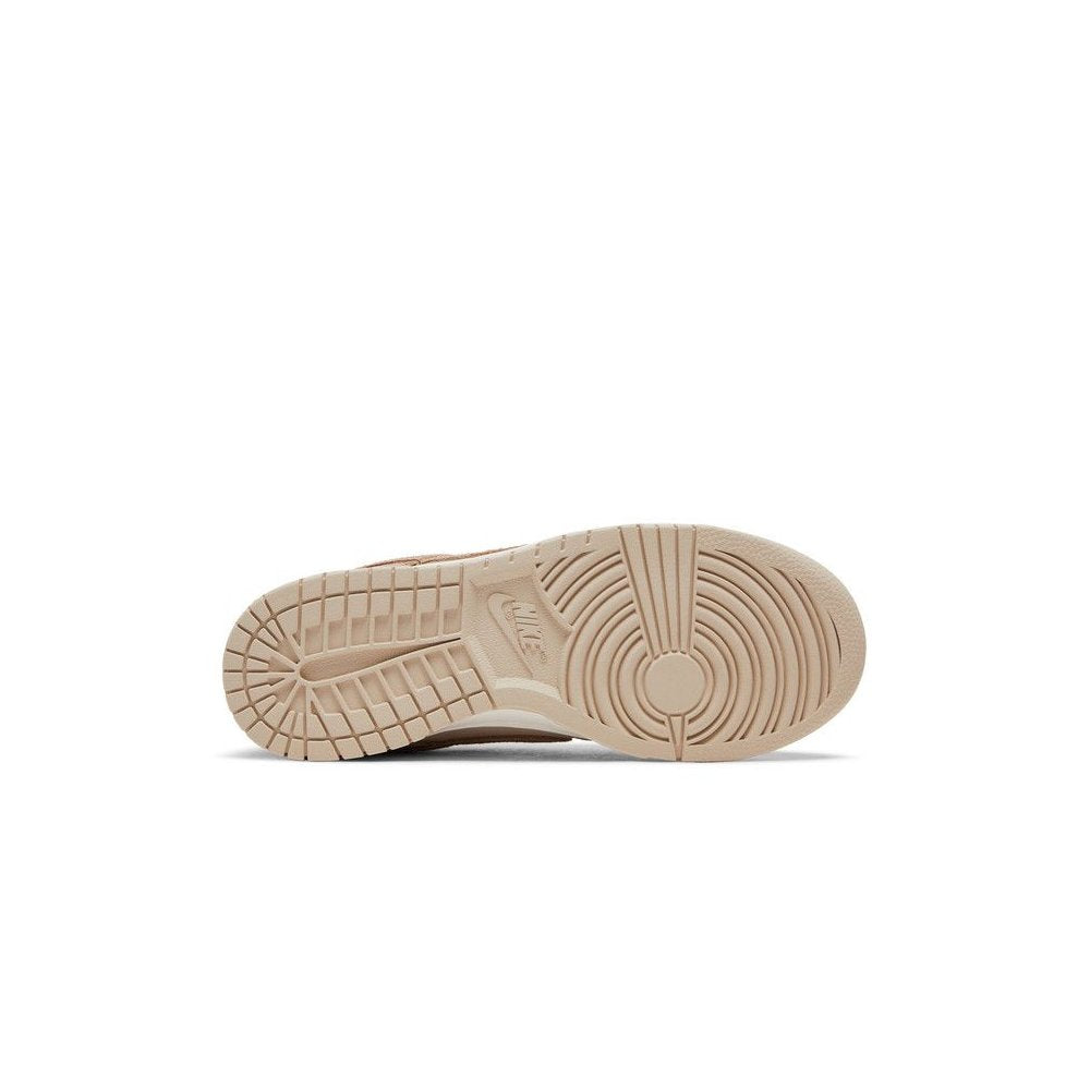 Nike Wmns Dunk Low SE 'Sandrift'