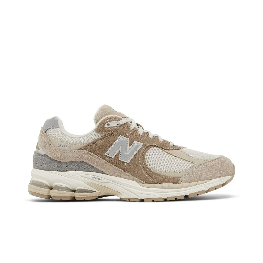 New Balance 2002R Driftwood Sandstone tenisky