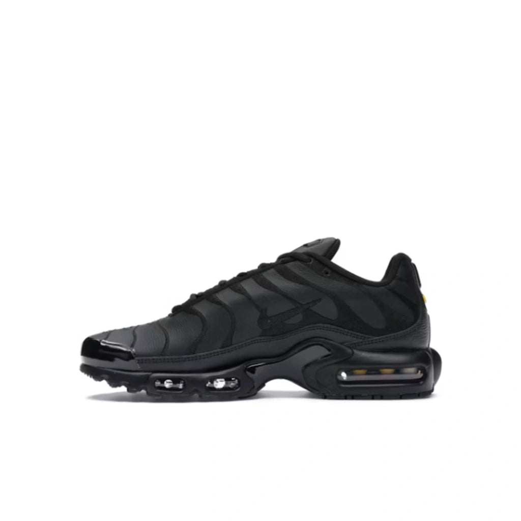 Nike Air Max Plus Triple Black Leather