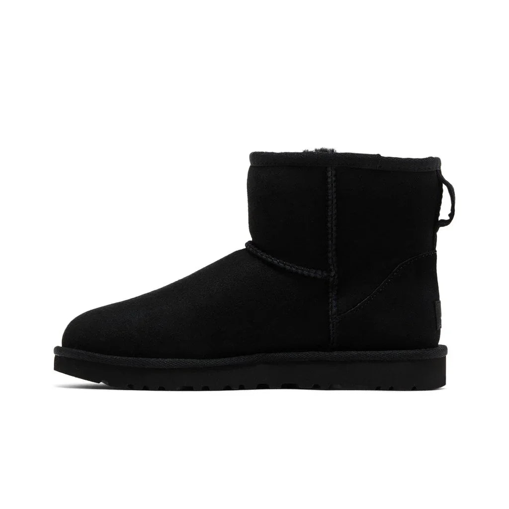 UGG Classic Mini II Boot Black dámské boty