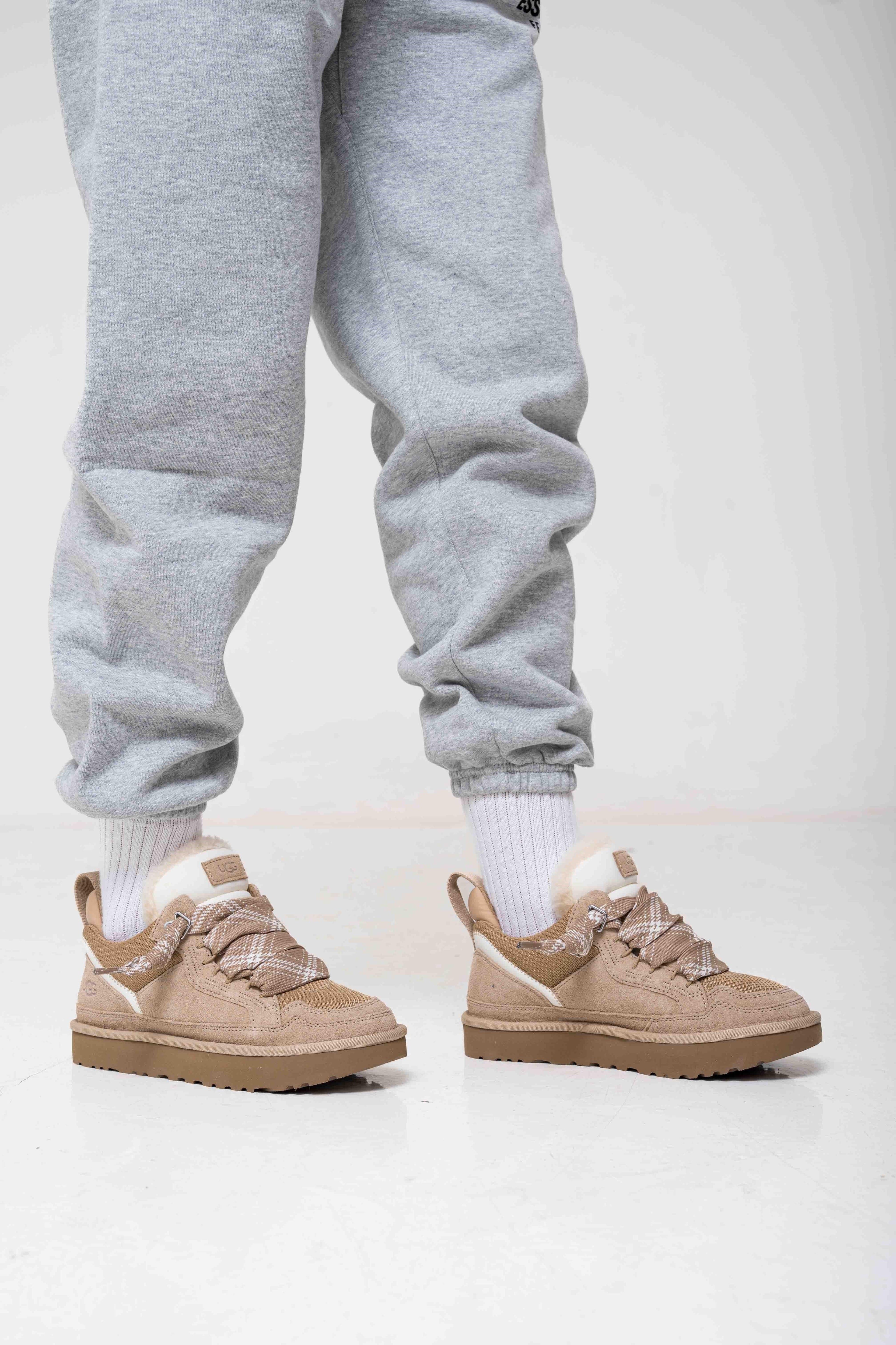 UGG Lowmel Sand on feet